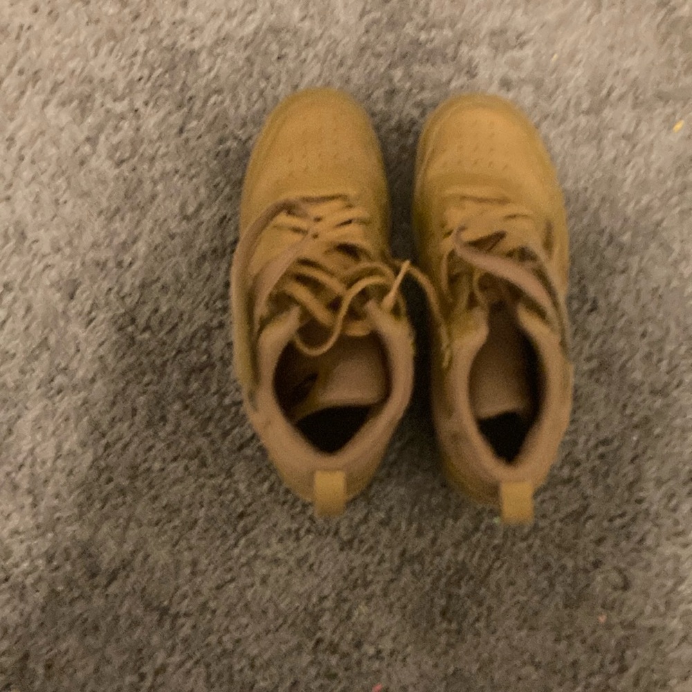 Nike Tan Sneakers